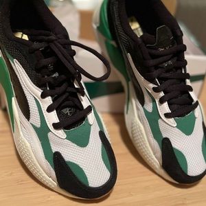 Brand new Puma sneakers size. 9 in Mens